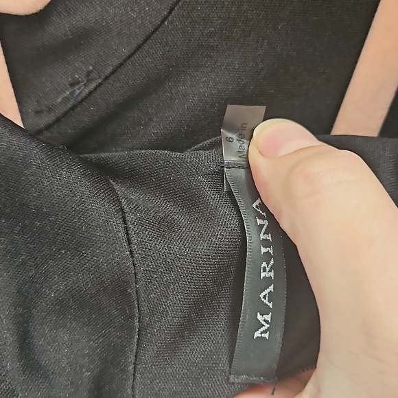 Cold sholder black dress. Size6 - Picture 7 of 9